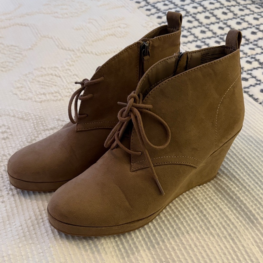 Women's Tan Suede Booties